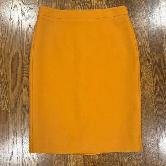 J. Crew Pencil skirt in double-serge wool Size 2 - Picture 2 of 4
